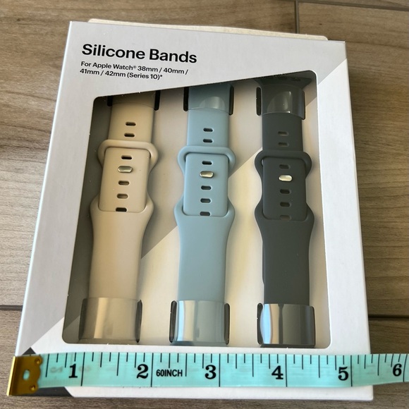 BEST BUY ESSENTIALS | NIB Apple Watch Silicone Bands - Picture 3 of 5